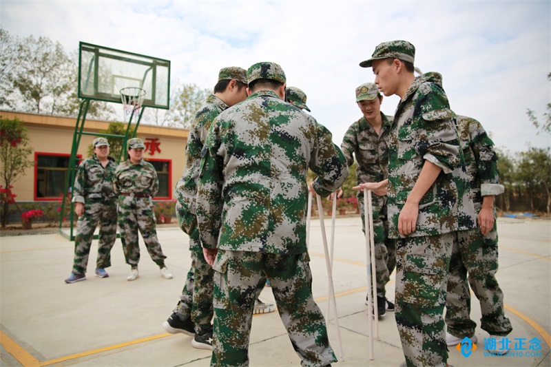 武汉拓展培训策划-企业军训目的和意义是什么？